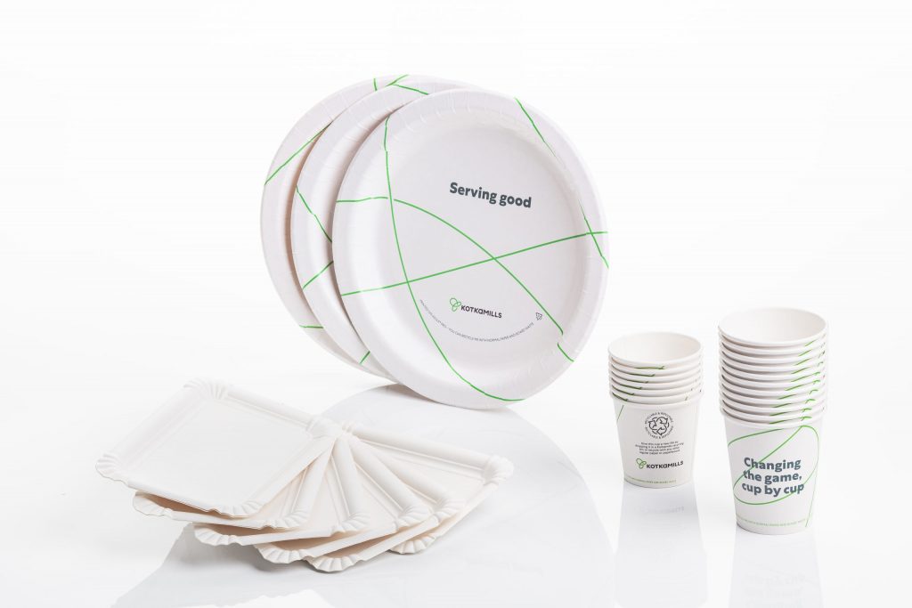 Muovittomia, vaaleansävyisiä kertakäyttöasioita.